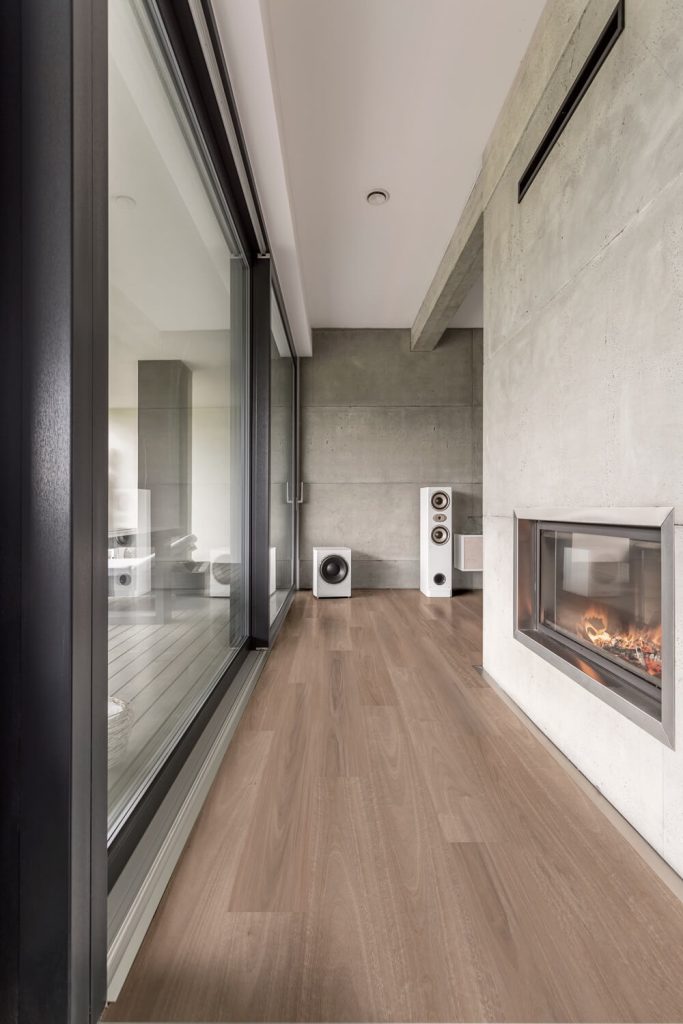 Clean-Luxury-Vinyl-Plank s